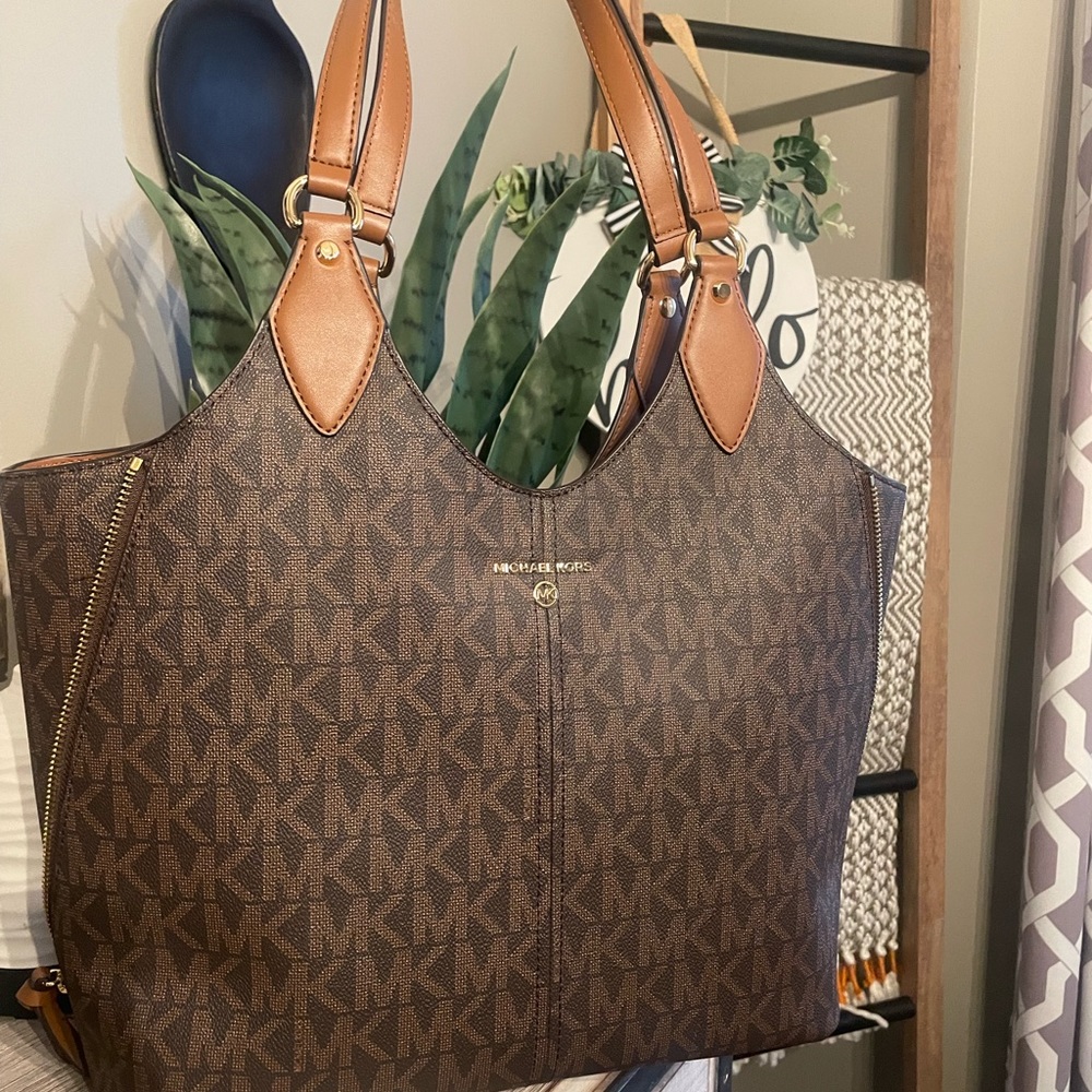 Michael Kors Beth